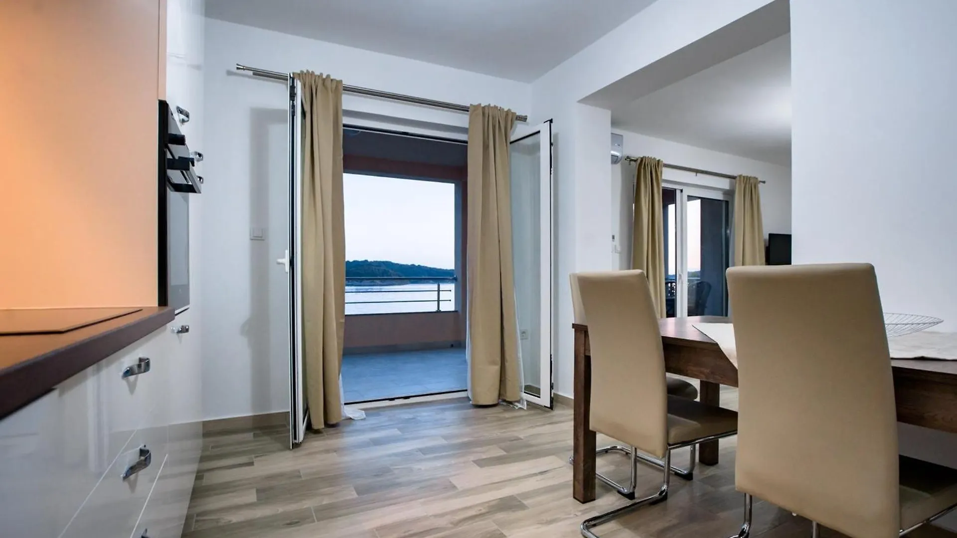 Apartment Villa Guliva - Sunny Vacation Paradise Supetarska Draga