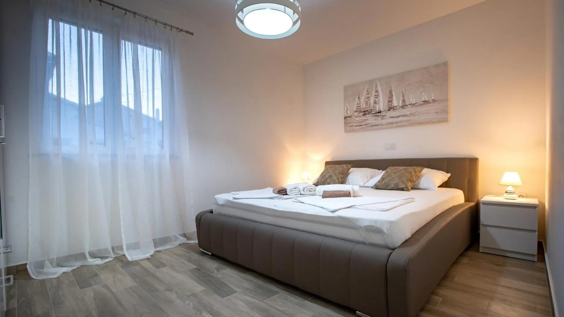 Villa Guliva - Sunny Vacation Paradise Supetarska Draga Apartment