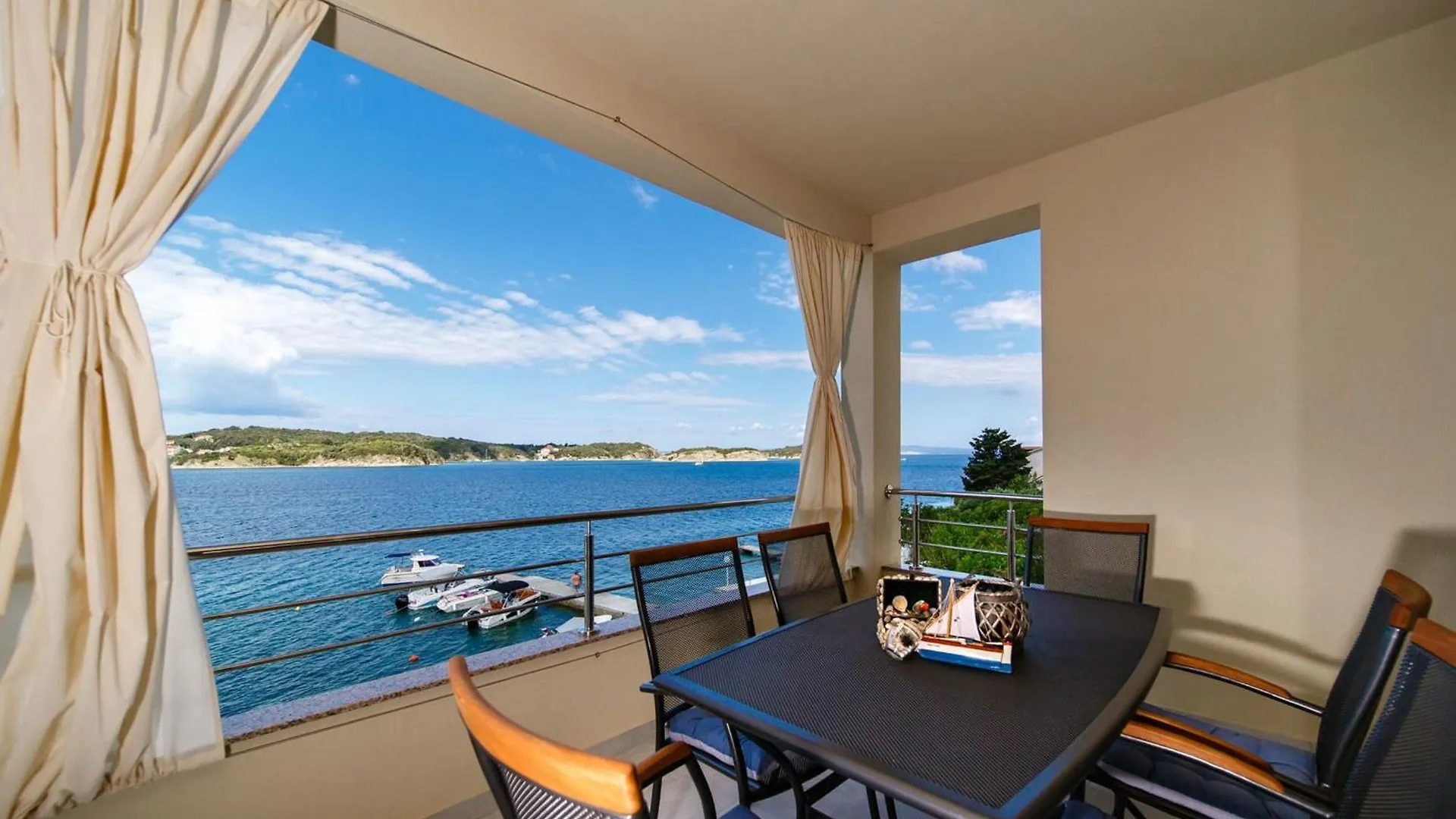 Villa Guliva - Sunny Vacation Paradise Supetarska Draga Apartment