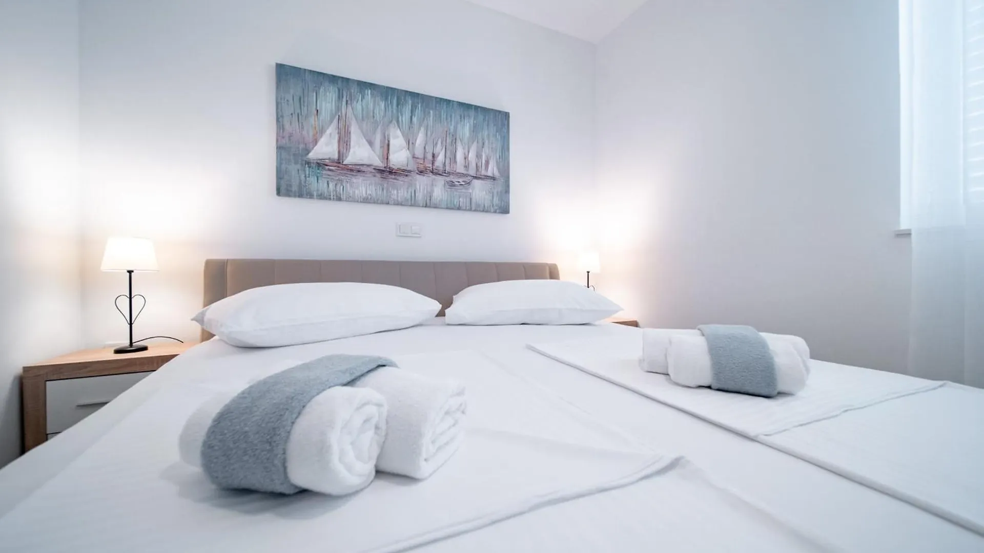 Villa Guliva - Sunny Vacation Paradise Supetarska Draga Apartment